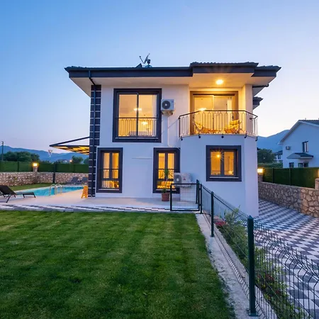 Villa Villaada'da Esen (Fethiye)