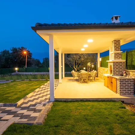 Villaada'da Villa