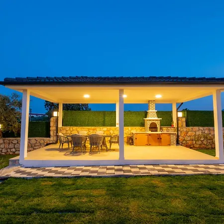 Villa Villaada'da *